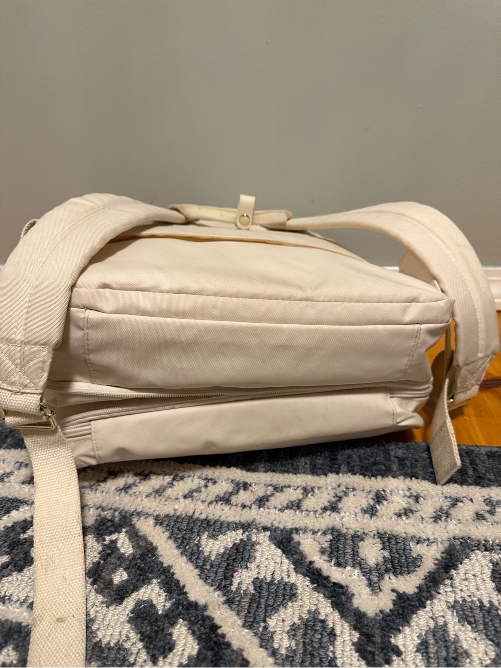 Beis Backpack - Picture 3 of 3